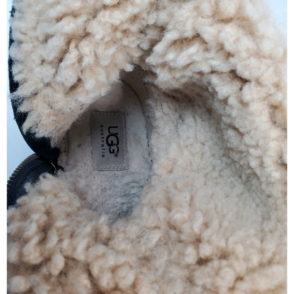 UGG black leather boots - Picture 13 of 16